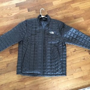 The North Face men’s XL Thermoball coat